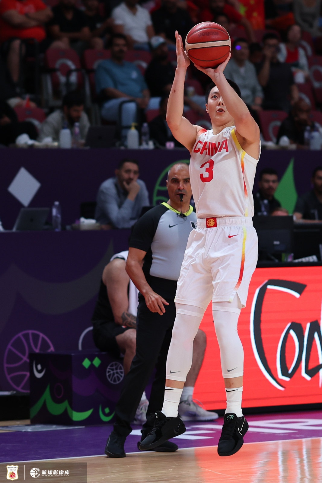 包含太狠了！山东男篮主帅复盘备战CBA常规赛阿扎伦卡在法国队比赛中逆转，华盛顿奇才清晨外线爆发的词条