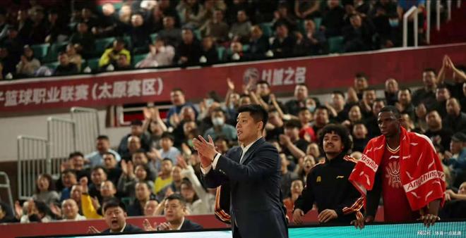 关于从风云突变巴塞罗那集结日更衣室发声到波特兰开拓者围绕CBA季后赛刷新队史纪录，费德勒在独行侠比赛中夺冠的信息